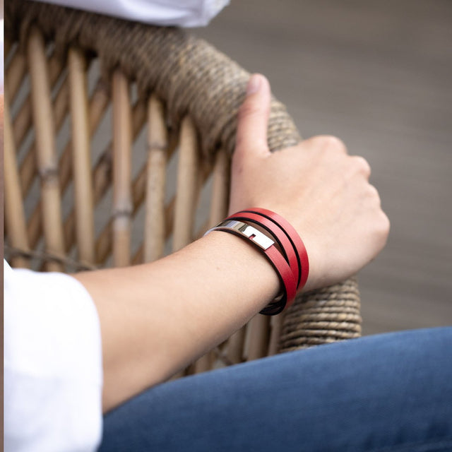 Red bracelet | U-TURN TRIPLE