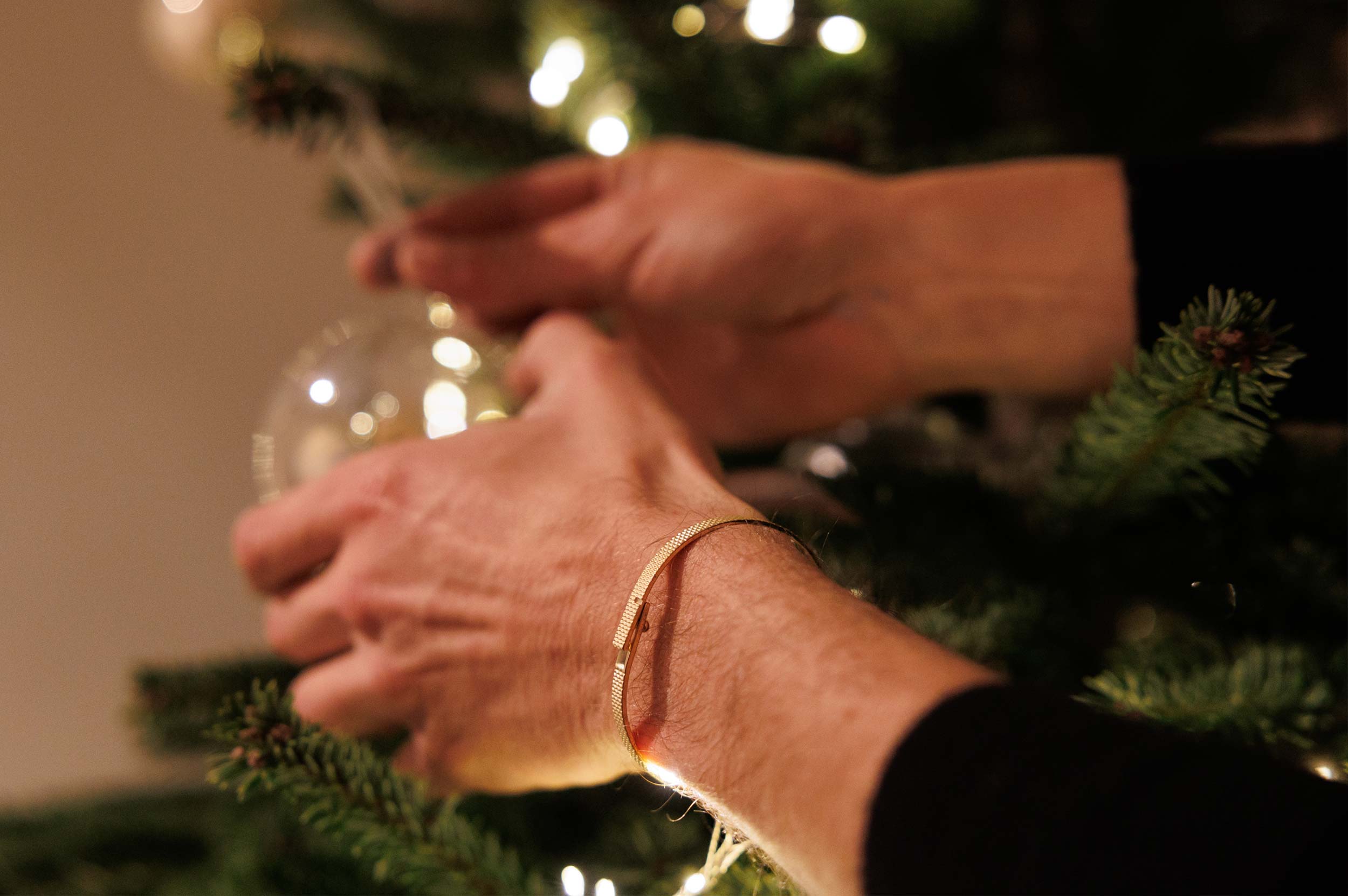 Jonc homme Ursul porté pour Noël, bijou en métal façonné en France