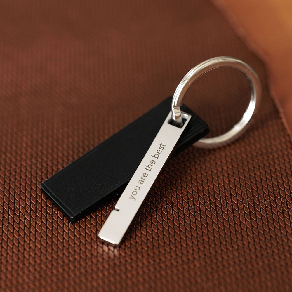 Cadeaux personnalisés pour homme – bracelets, porte-clés, gravure