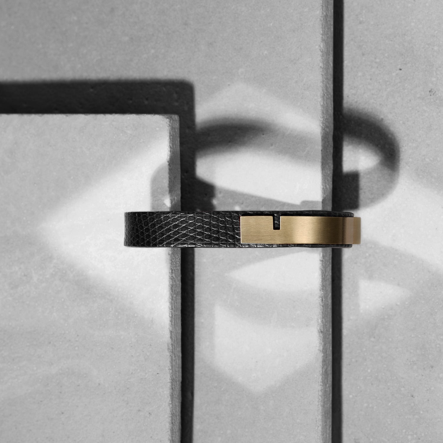 Bracelets personnalisables pour homme Ursul en cuir gravé – design sobre et masculin