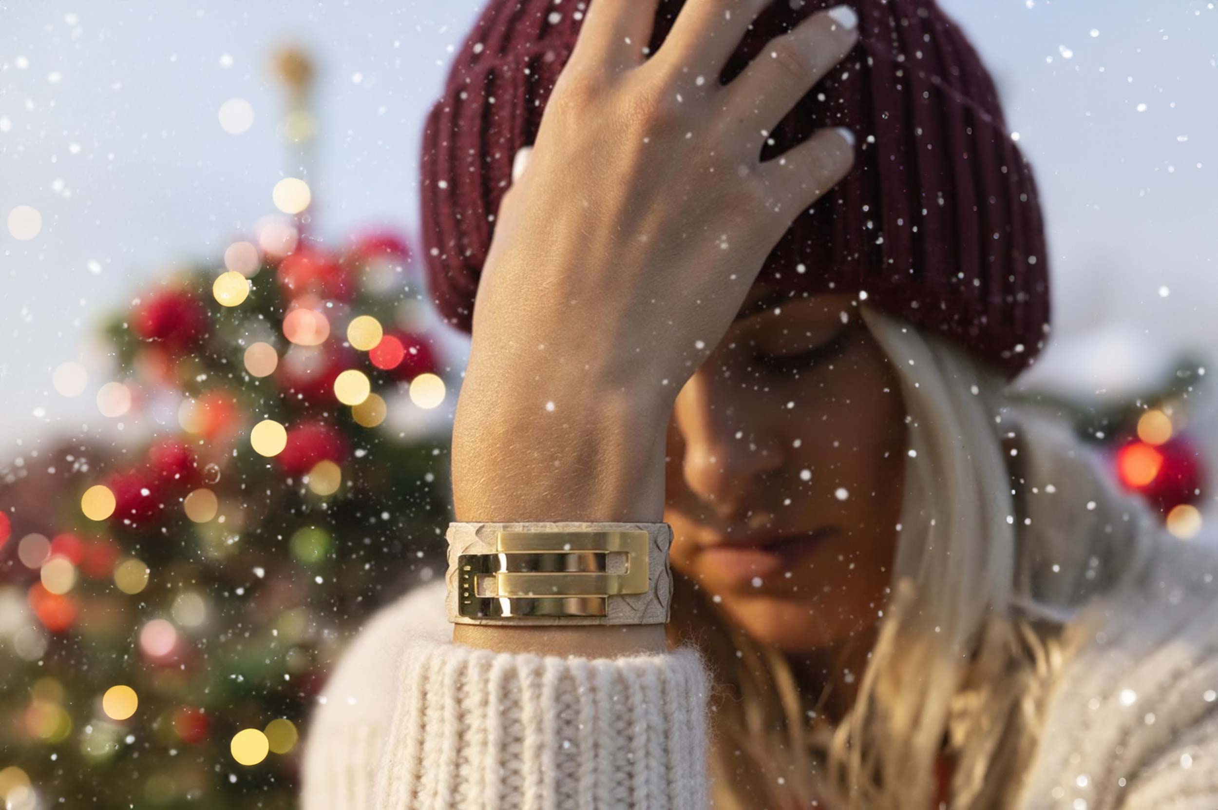 Bracelet femme Ursul porté pour Noël, bijou façonné en France

