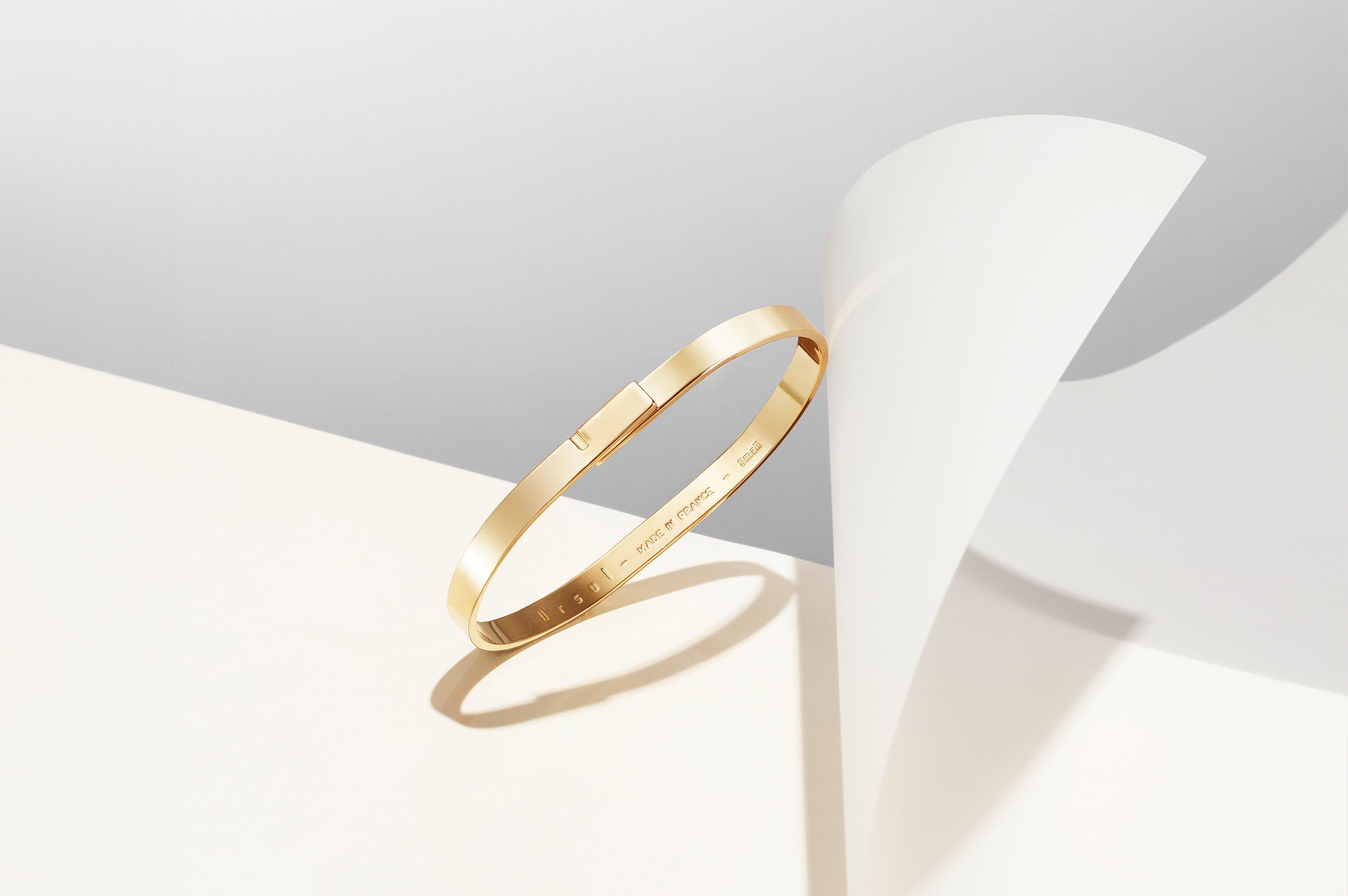 nature morte d'un jonc SATURNE 5 mm pour femme.